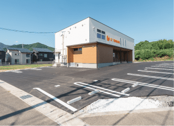 広い駐車場